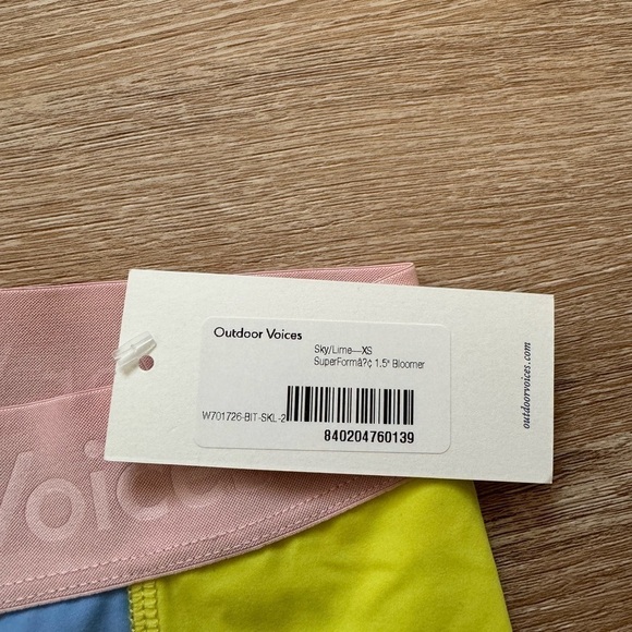 Outdoor Voices SuperForm 1.5 Zoom Bloomer Shorts Sky/Lime NWT - Picture 3 of 5